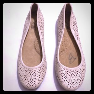 Croft & Barrow  cut leather ballet flats 🥿 NWOT